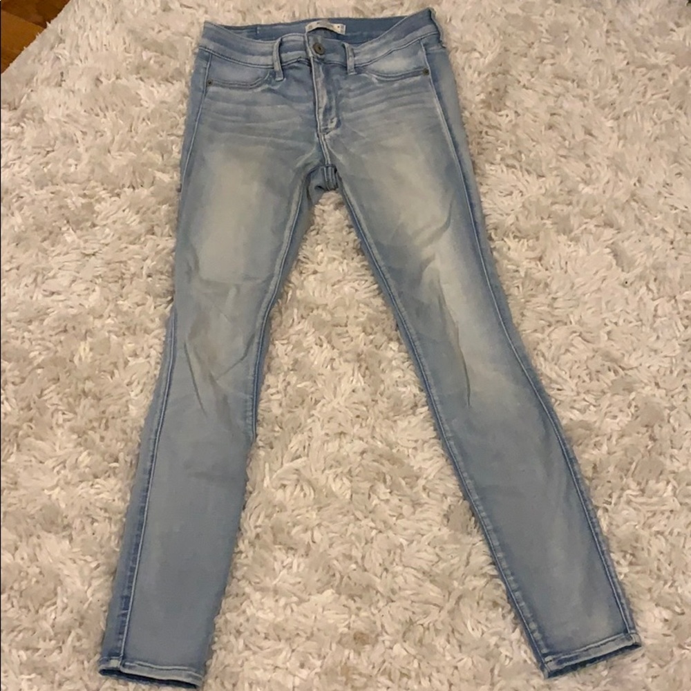 Abercrombie light wash skinny jeans